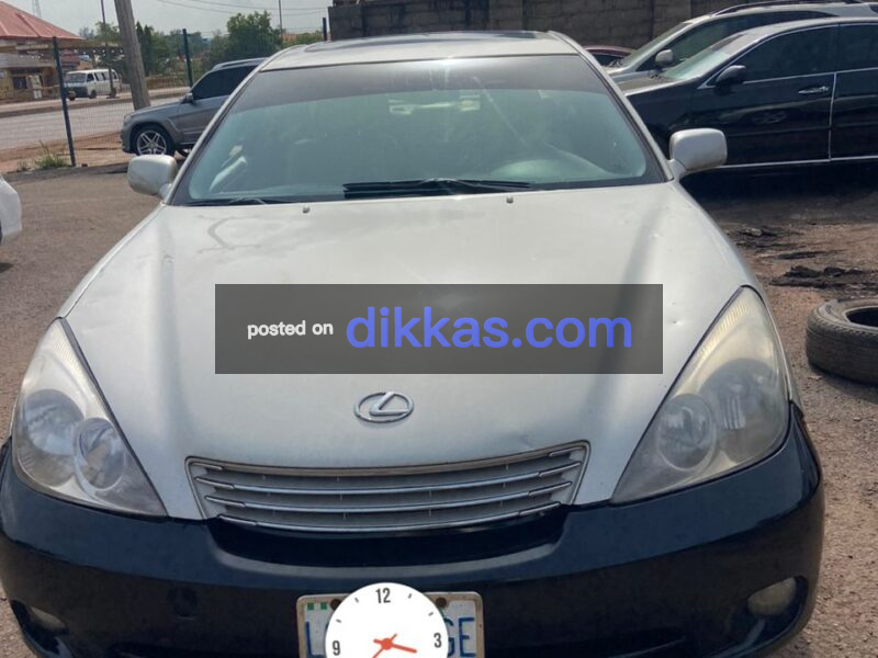Neatly Used Lexus ES 300 Available For Sale
