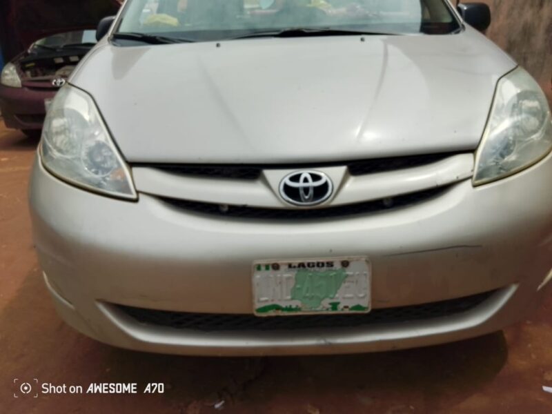 Toyota Sienna Car Available for Sale
