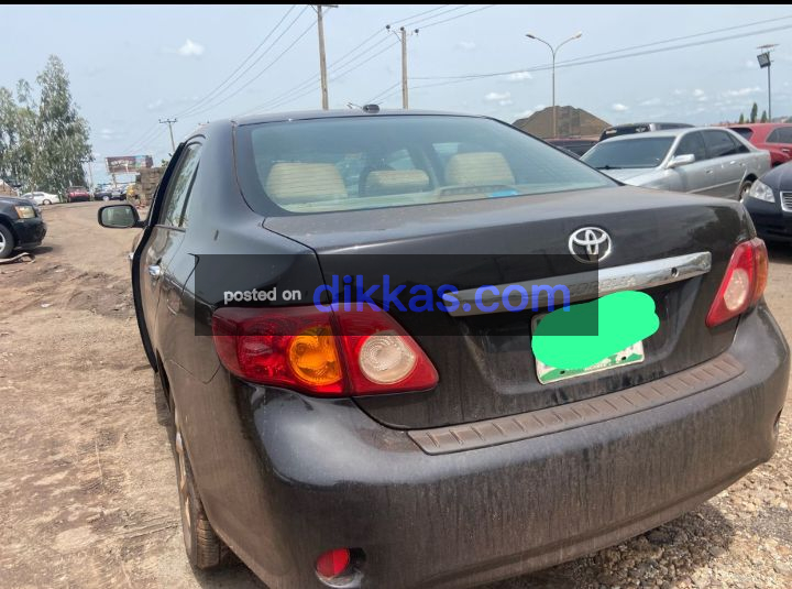 Clean Toyota Corolla 2009