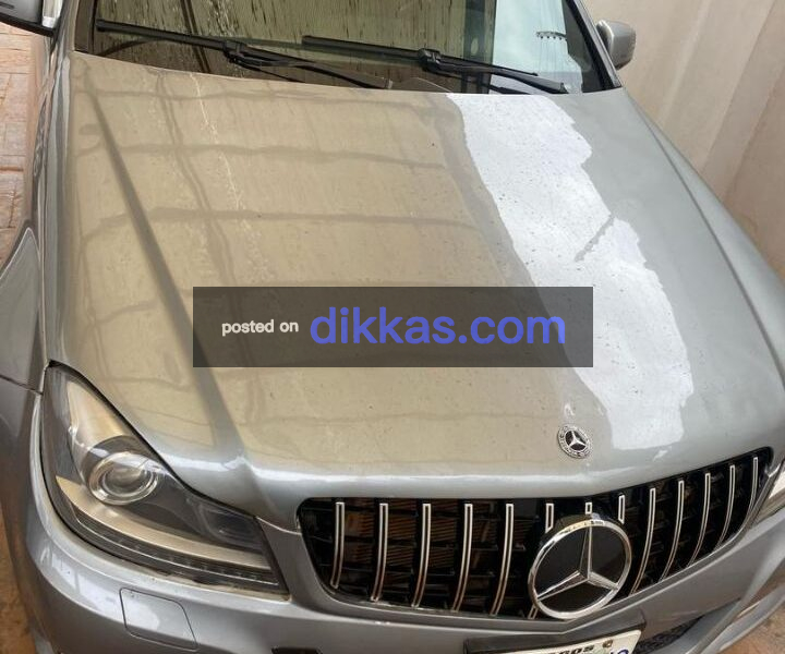 Mercedes-Benz C300 4MATIC 2012